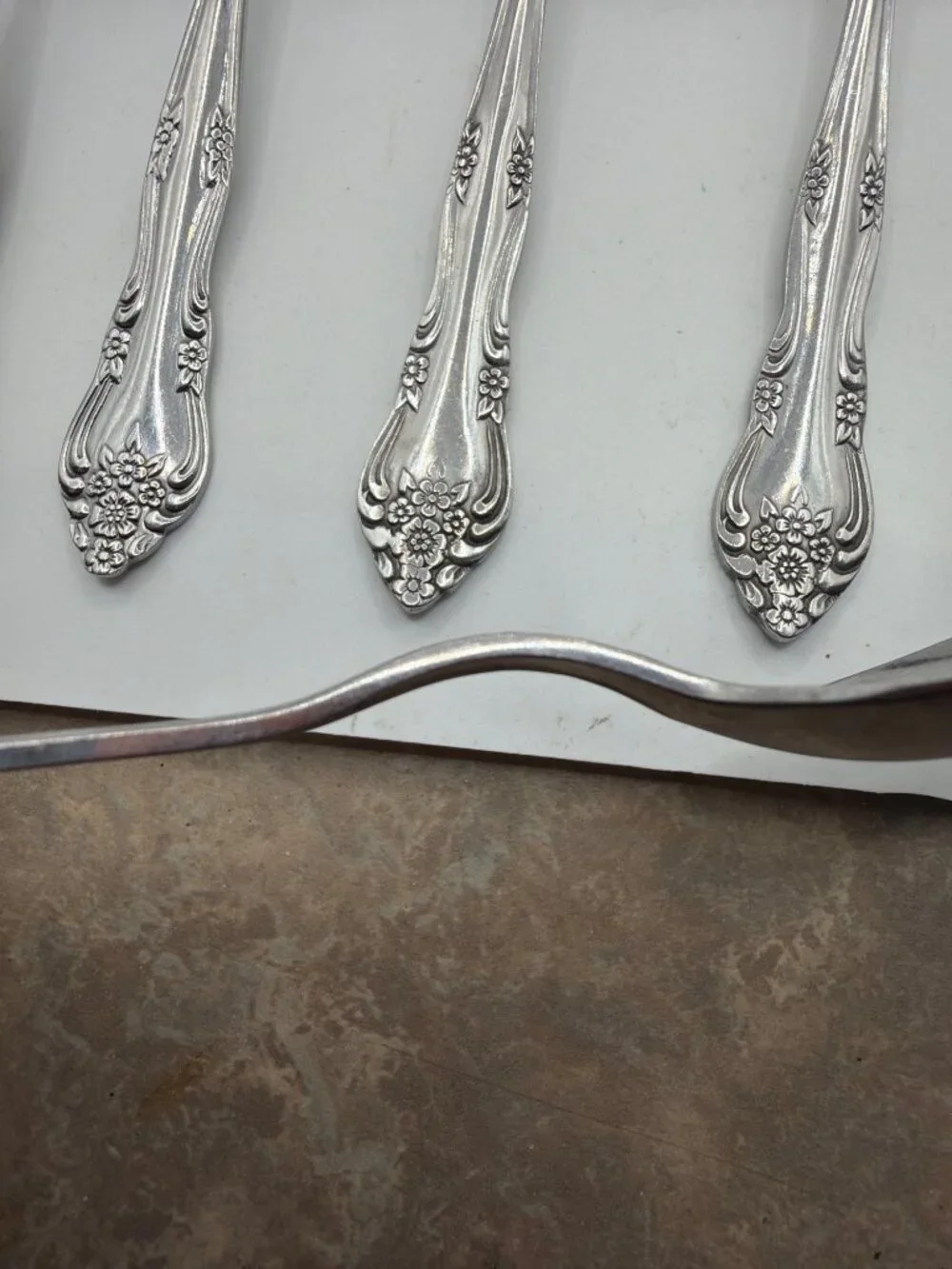 1847 Rogers Bros Stainless Steel spoons Floral Pattern Set Of 8 Vintage Flatware
